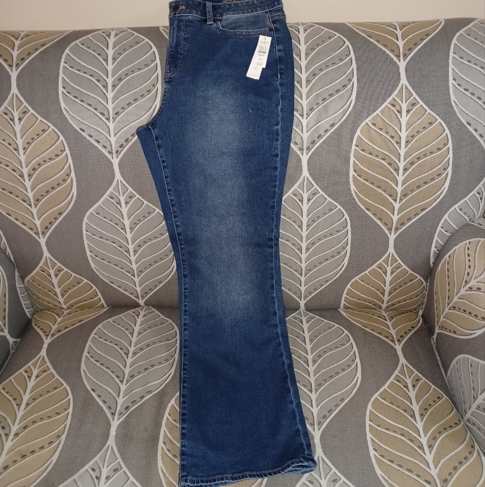 ❤️🔥NEW Talbots Women's 12 Curvy Bootcut Denim Blue Jeans NWTS with Tiny flaw - Picture 11 of 13